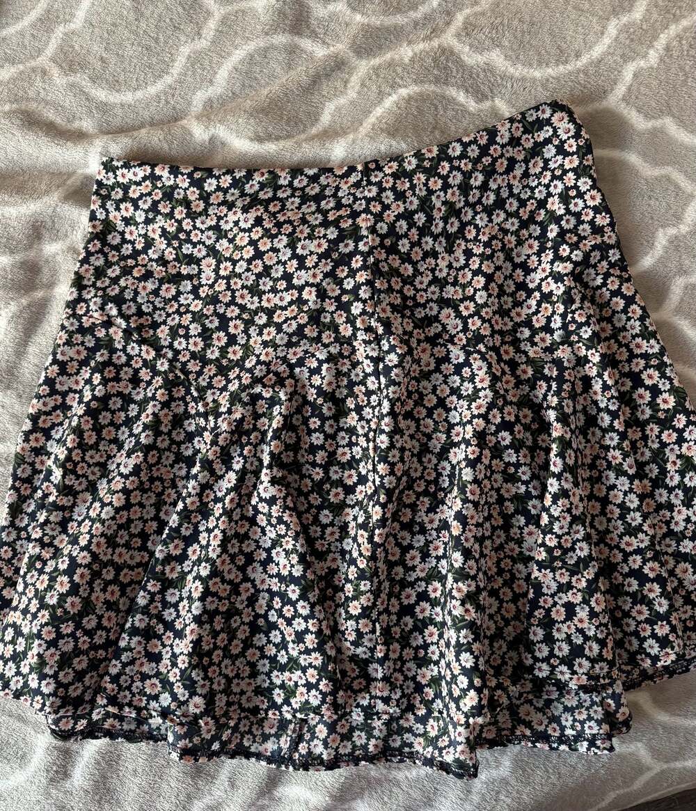 SHEIN Women's XL Ditsy Floral Print High Waisted Mini Skirt